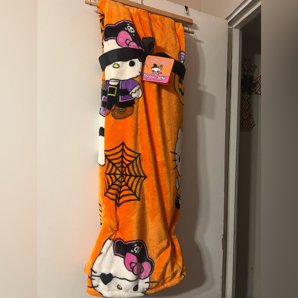 NWT Hello Kitty Candy Corn & Pirate Halloween Orange blanket